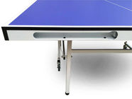 Singola tavola da ping-pong piegante del nuovo modello, materiale del MDF con le palle e supporto dei pipistrelli